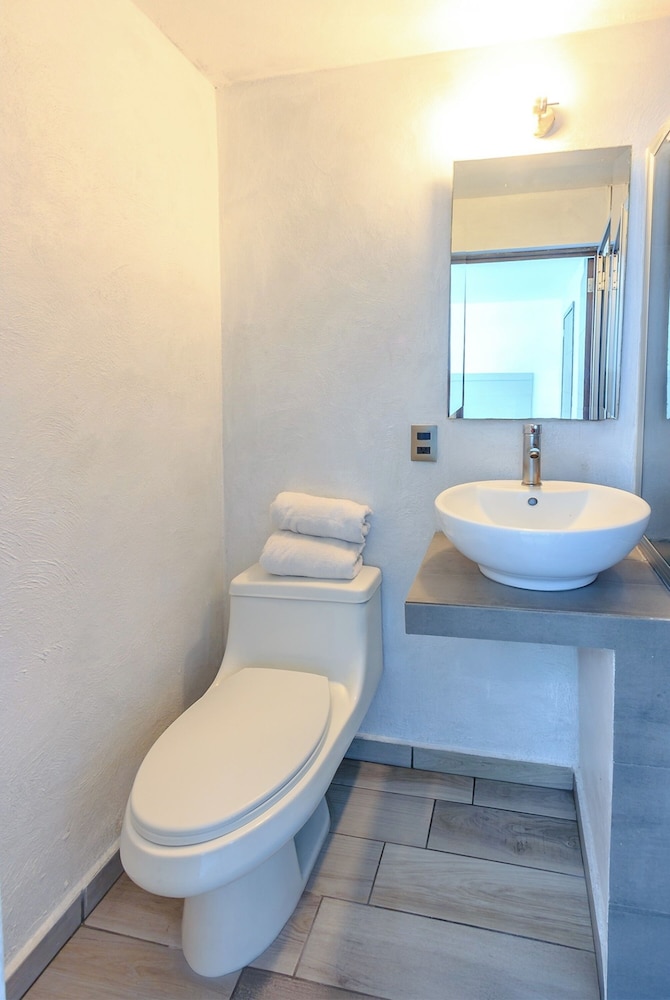 Standard, Triple, Multiple Beds، Capital O Hotel Colon Express Guadalajara 6/6