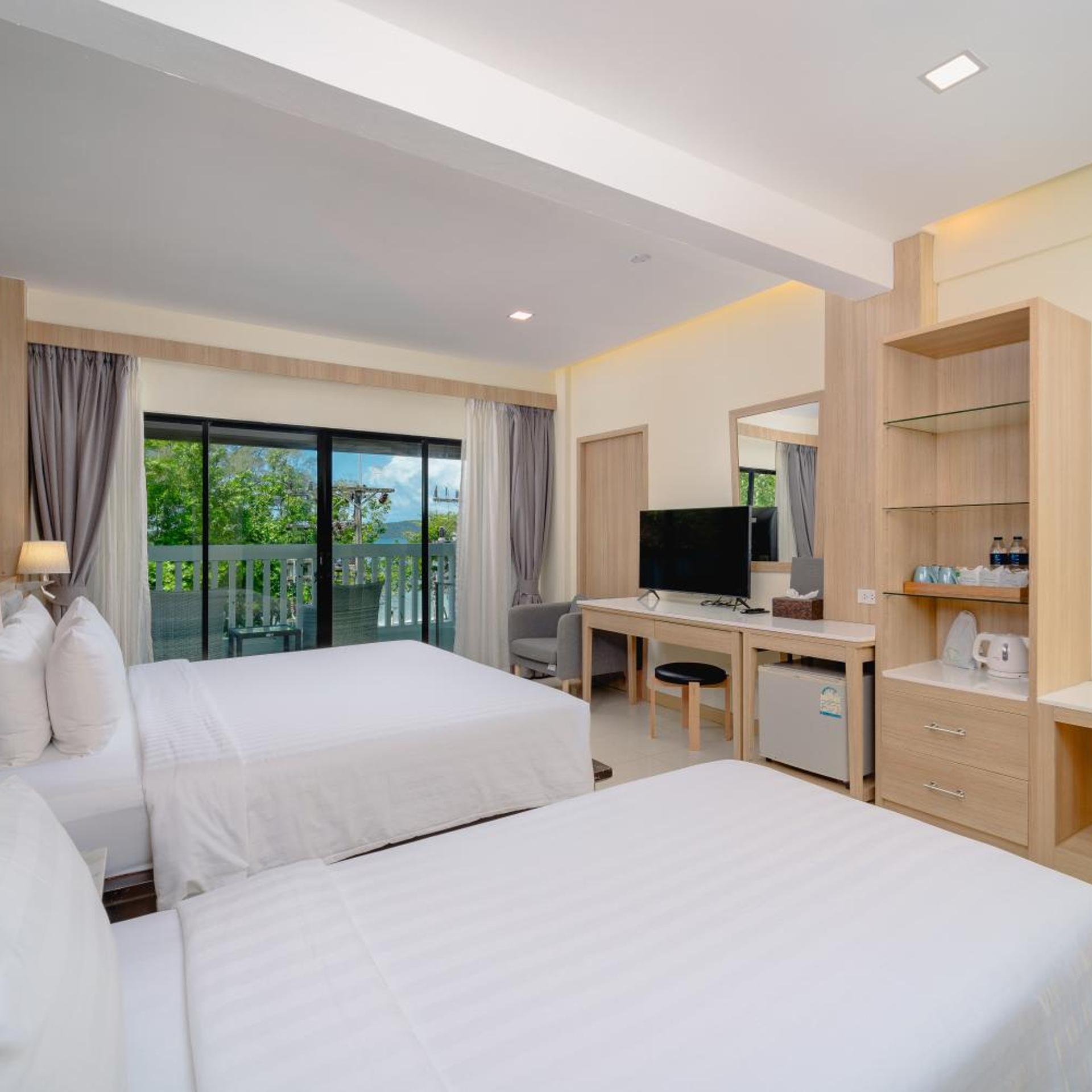 غرفة ثلاثية بشرفة، Aonang Buri Resort 3/10