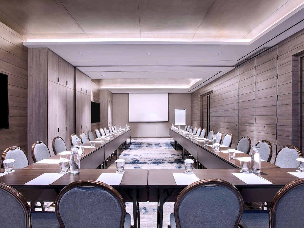 Mercure Tangerang Bsd City 52/67