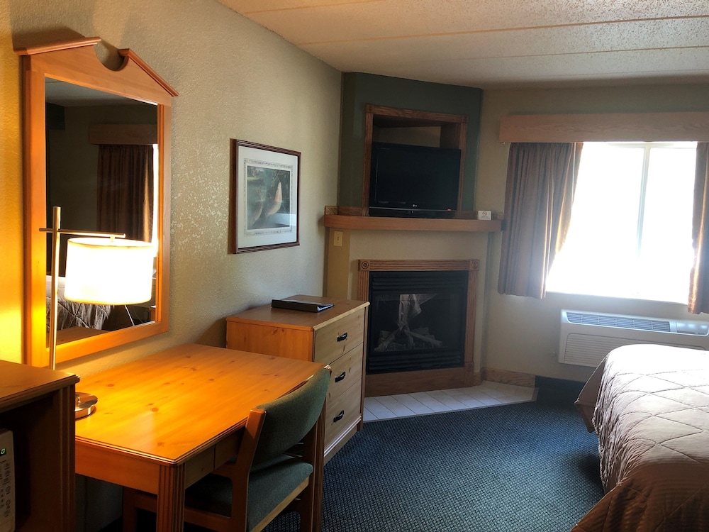 Boarders Inn & Suites by Cobblestone Hotels - Fayette 29/50