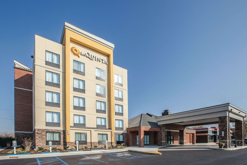 La Quinta Inn & Suites by Wyndham Philadelphia Airport 3/49
