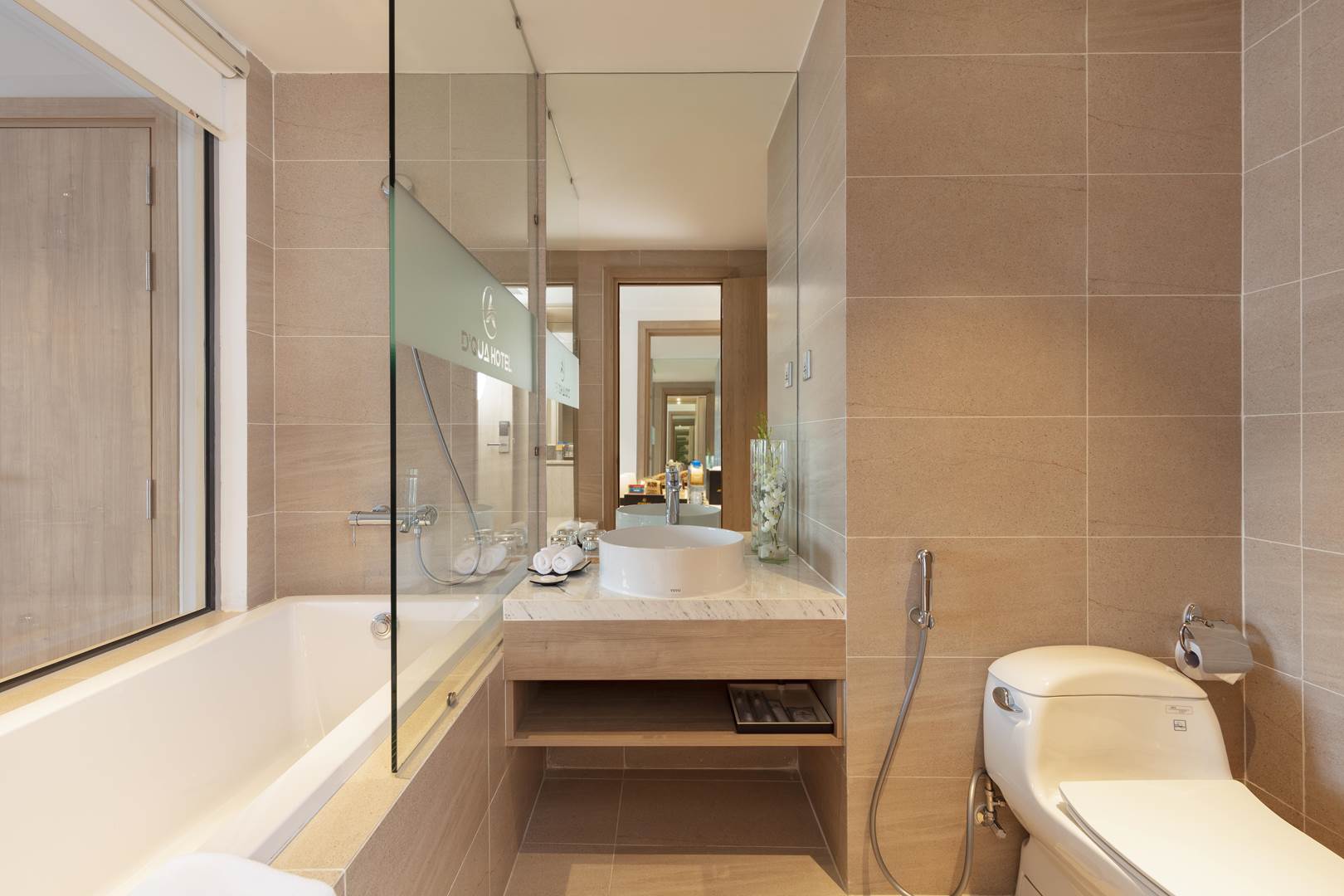 Premier, Twin Beds, DQua Hotel and Apartment 4/4