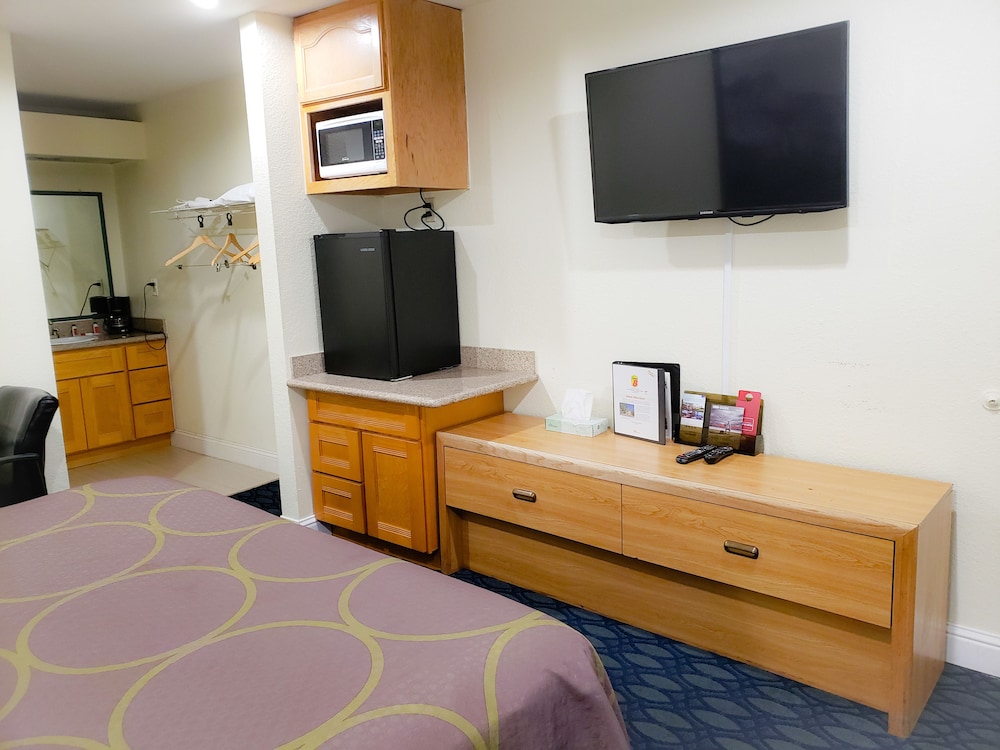 Super 8 By Wyndham Auburn 19/31
