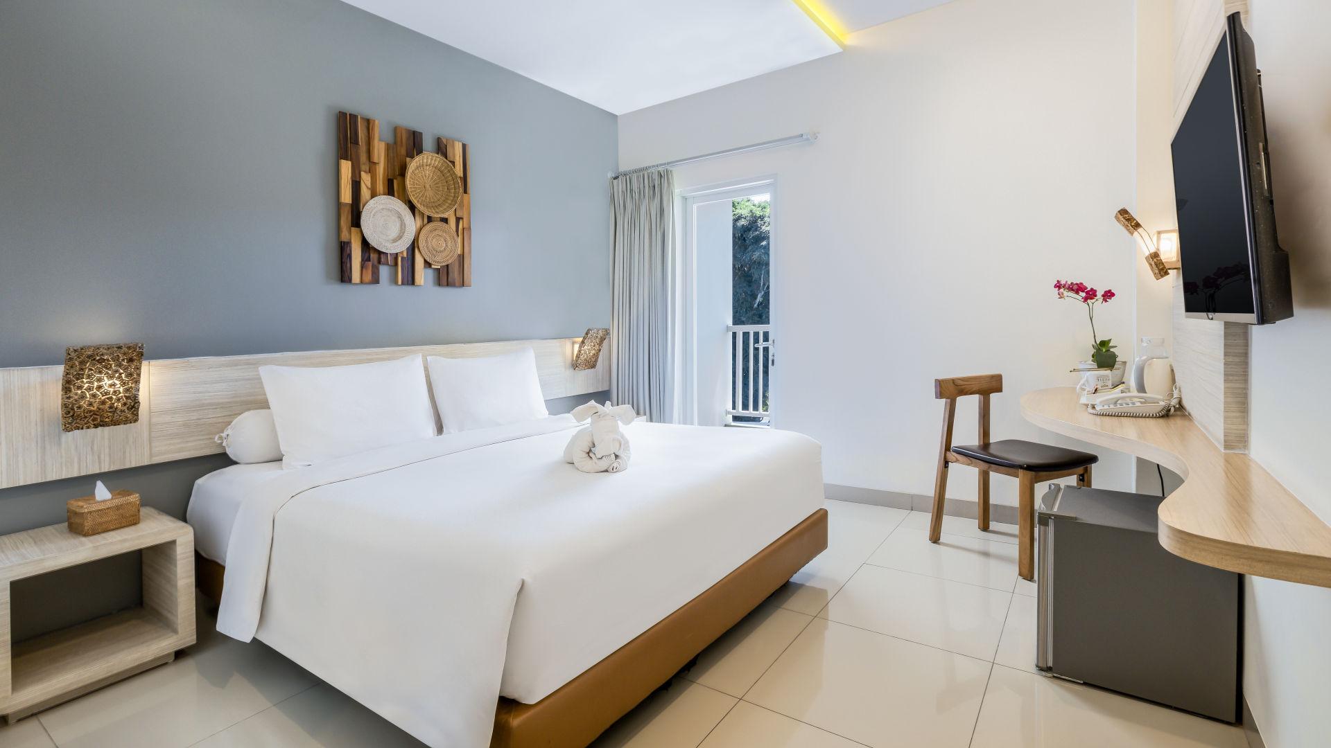 Wujil, Double or Twin Bed