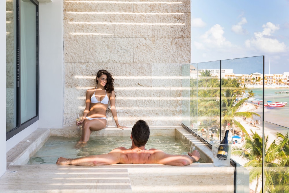 Thompson Playa Del Carmen Beach House 24/37