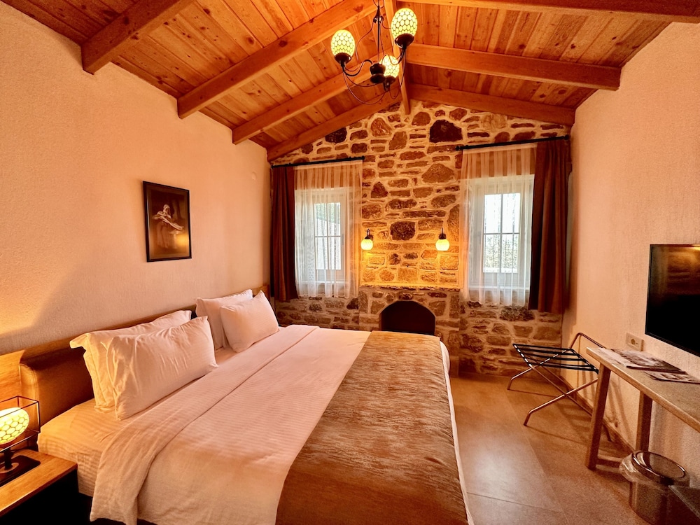 Zeyt Inn Hotel 4/32