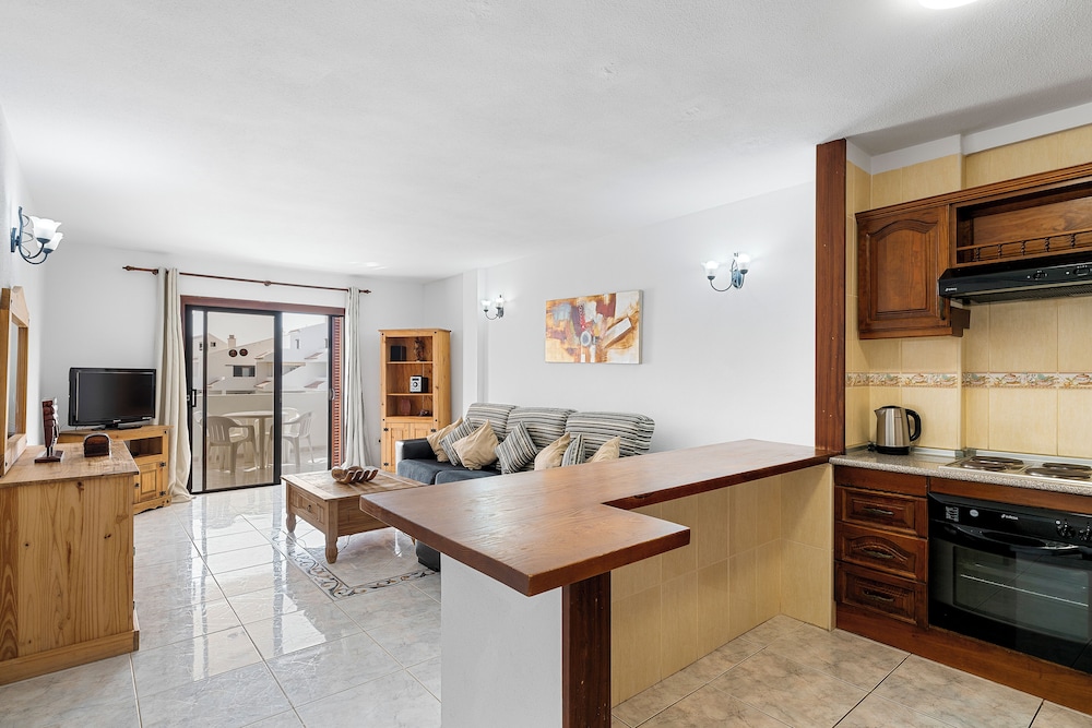 PALOMA BEACH APARTMENTS 41/57