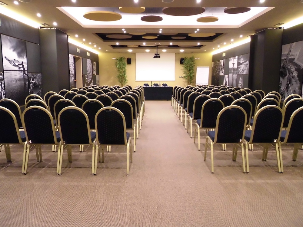 Hotel Tiber Fiumicino 53/68