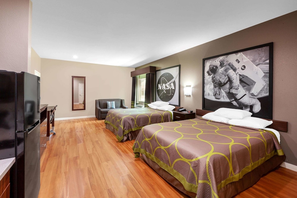 Super 8 by Wyndham Houston Northwest Cypress 7/32