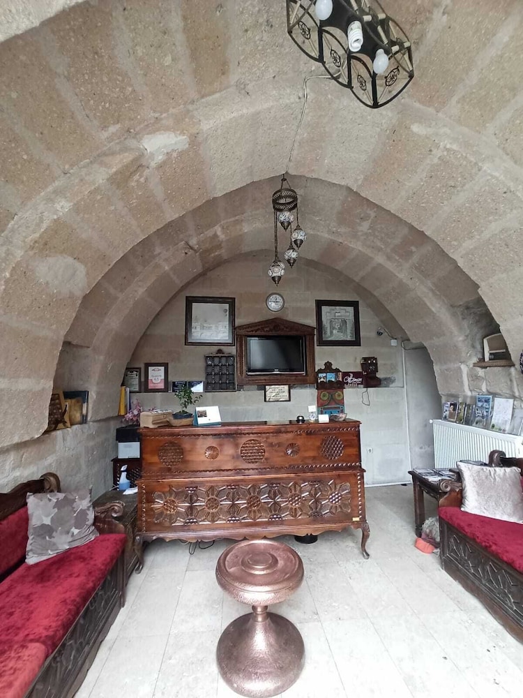 Ottoman Cave Suites 8/77