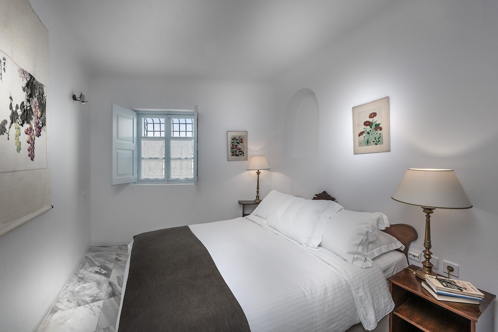 Sunset, Suite, Mansion, Queen and Twin Beds، Aigialos Niche Residences & Suites 2/6