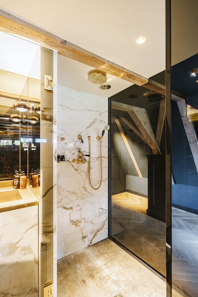 Hotel The Noblemen 50/50