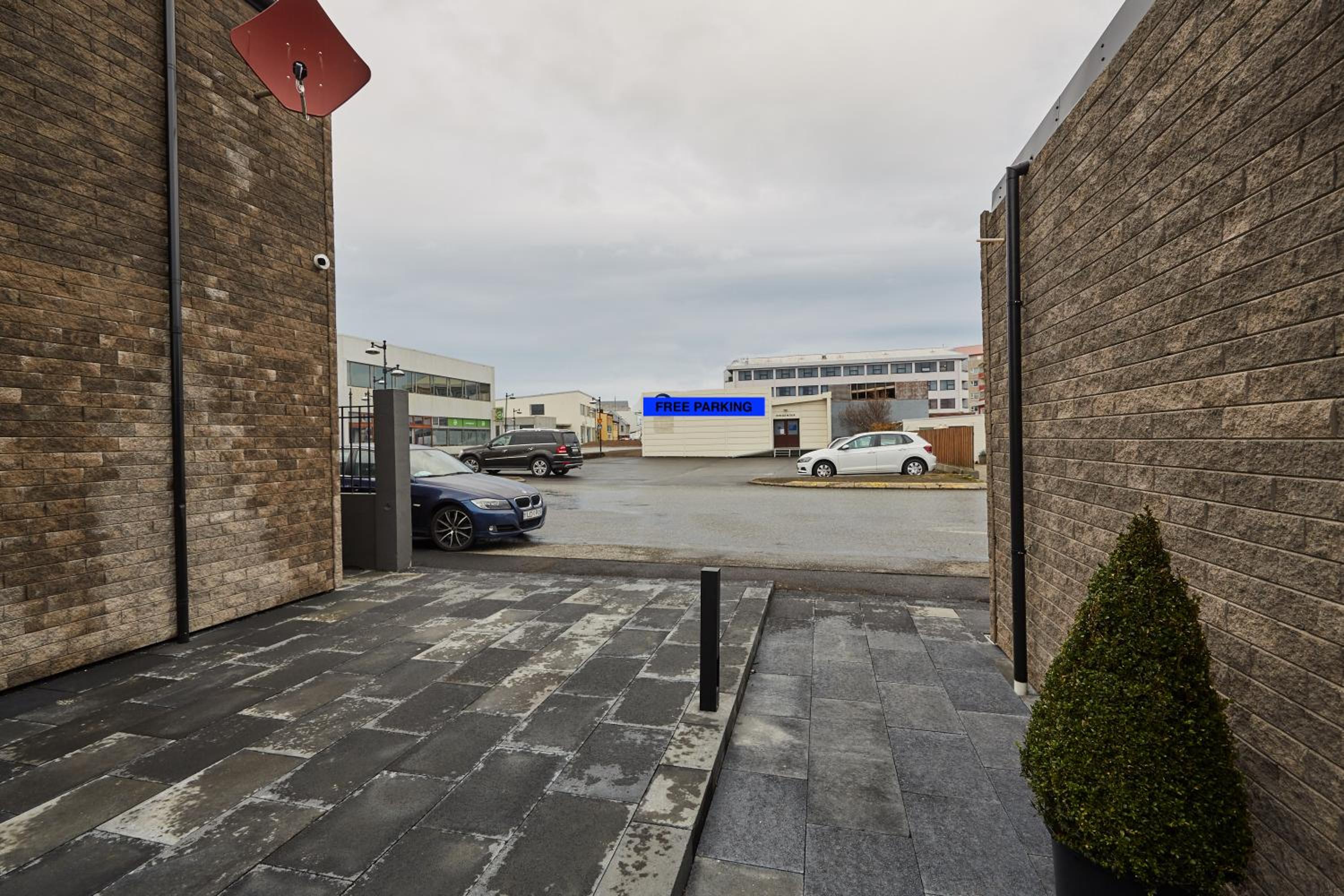 Keflavik Micro Suites 10/16