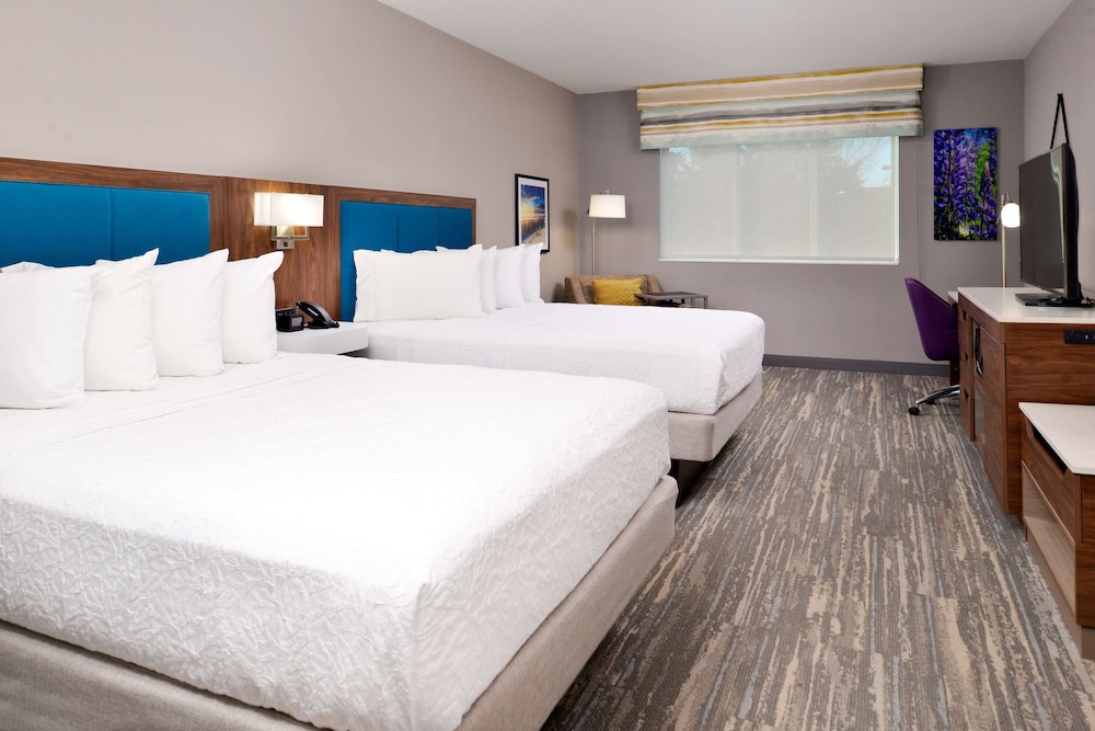 SUITE, 2 QUEEN BEDS, KITCHEN