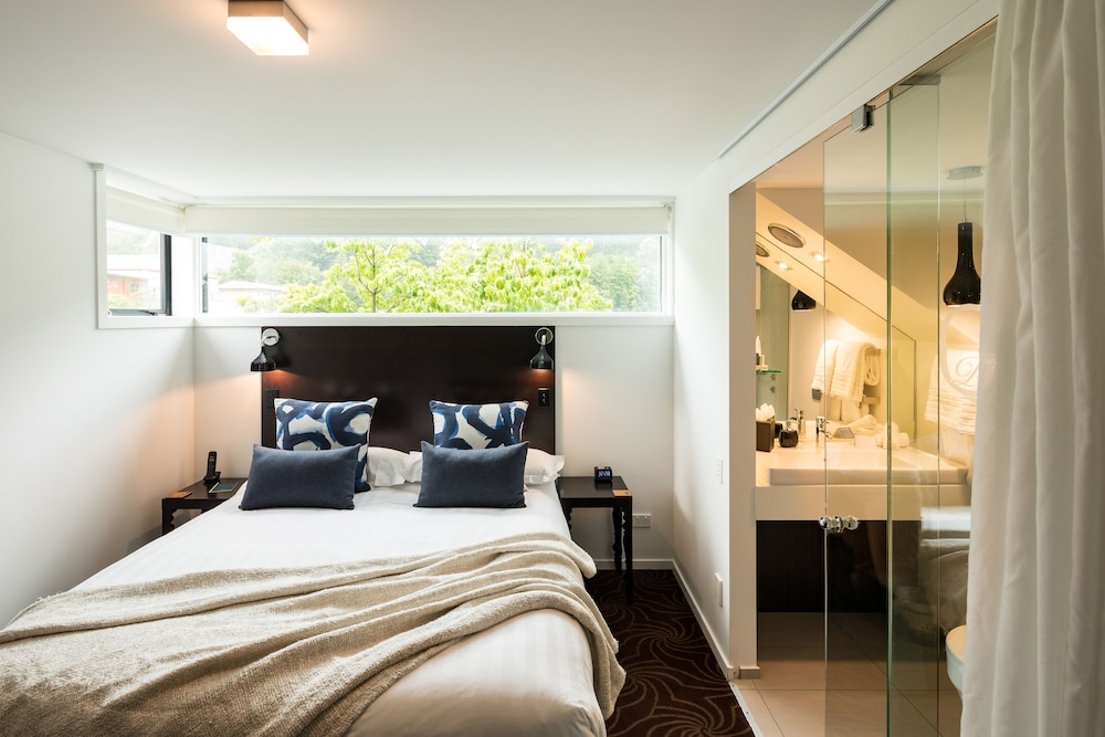 Queenstown Park Boutique Hotel 24/77