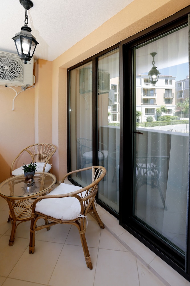 Green Life Beach Resort 46/75