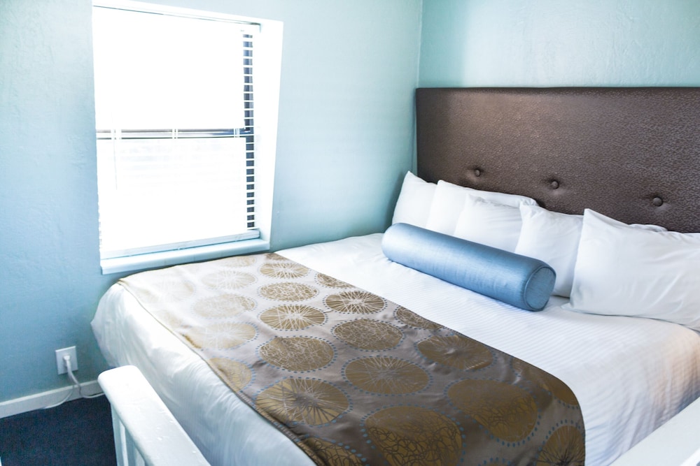 Ocean Echo Inn And Beach Cottages 12/50