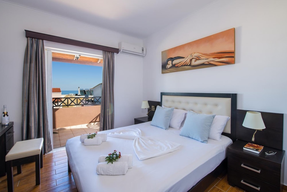 Lilium Village Hotel 7/50