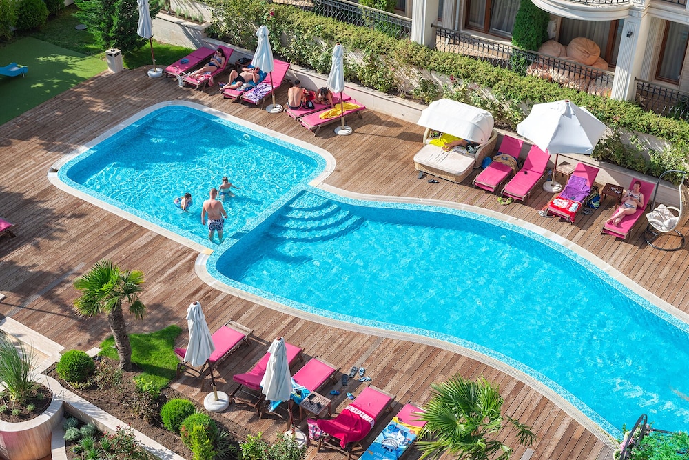 Harmony Suites 10 39/42