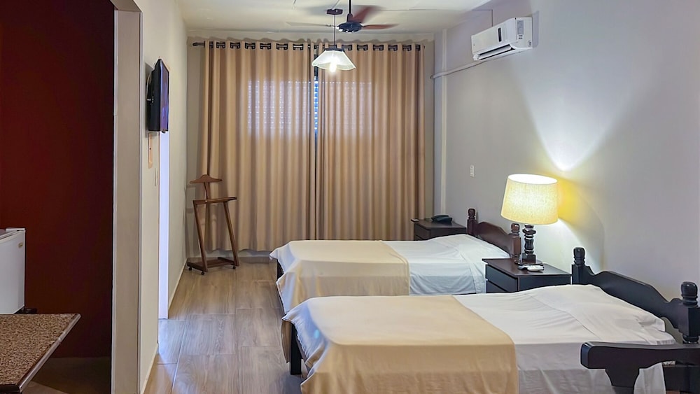 Imperatriz Hotel 9/41