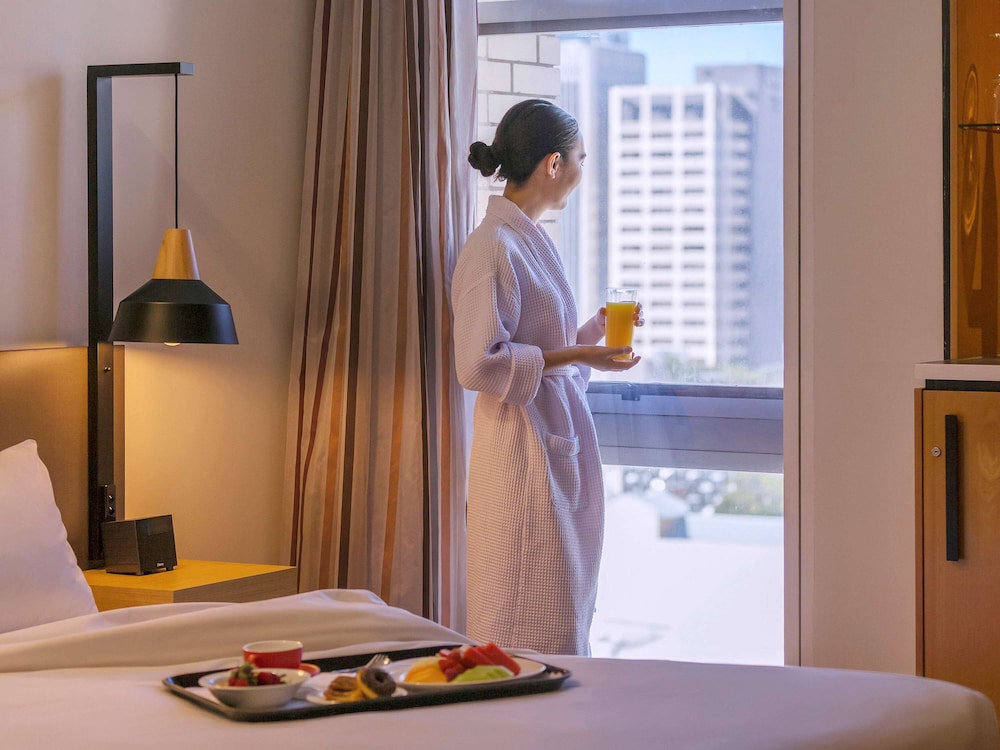 Mercure Brisbane King George Square 30/73