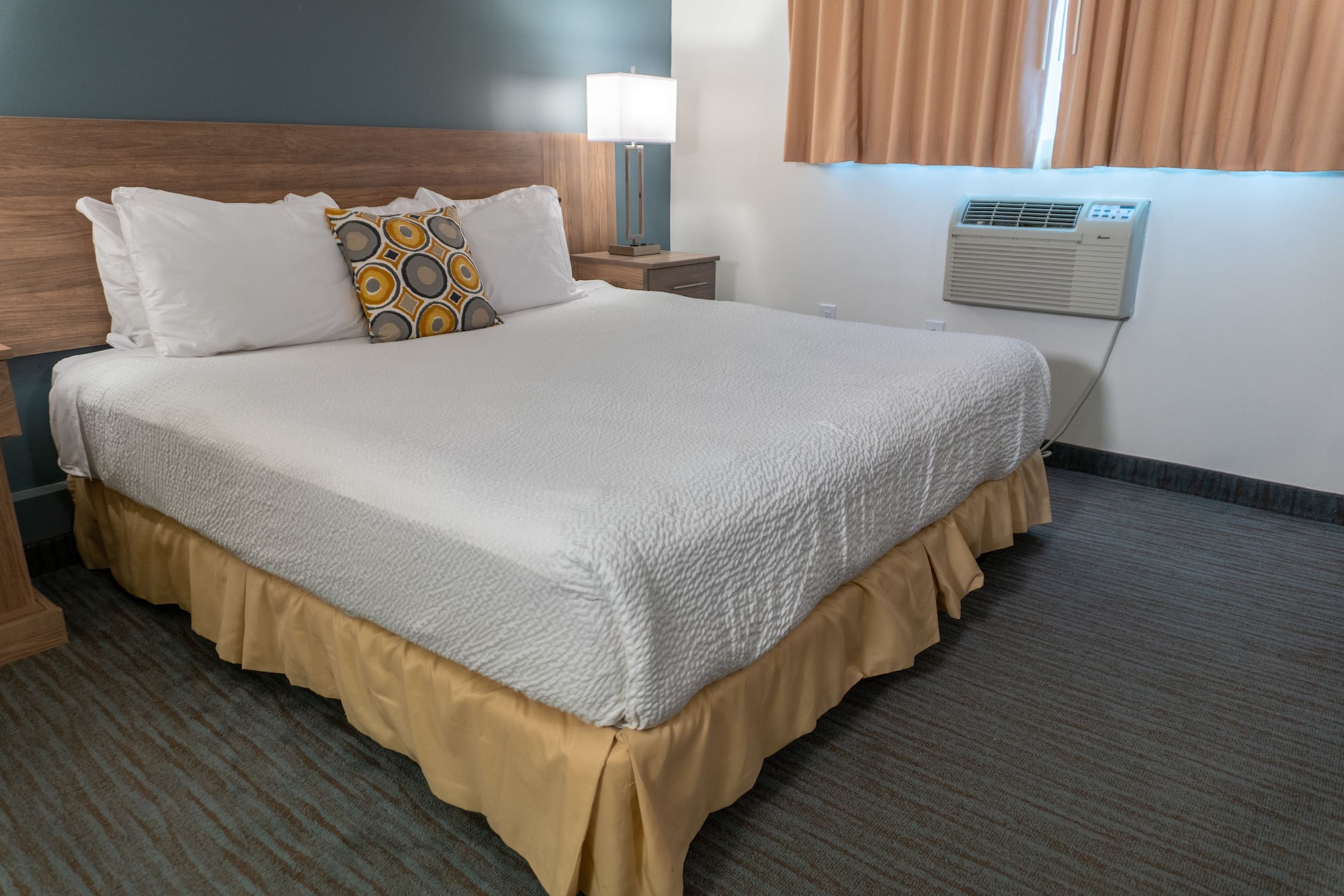 STANDARD, KING BED