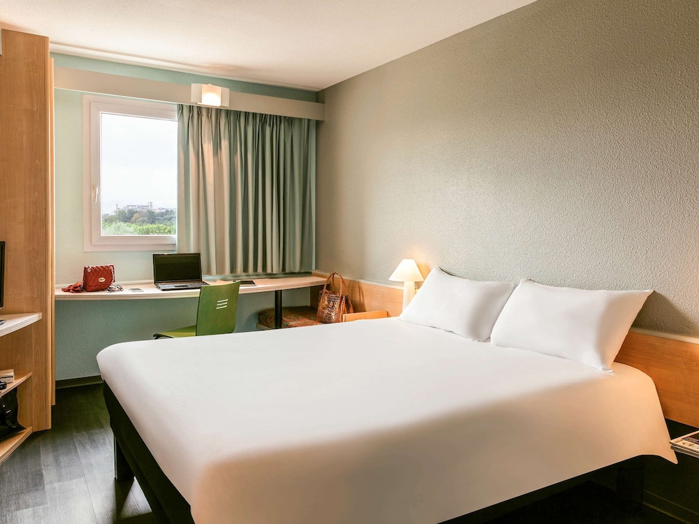 Ibis Auch 8/52