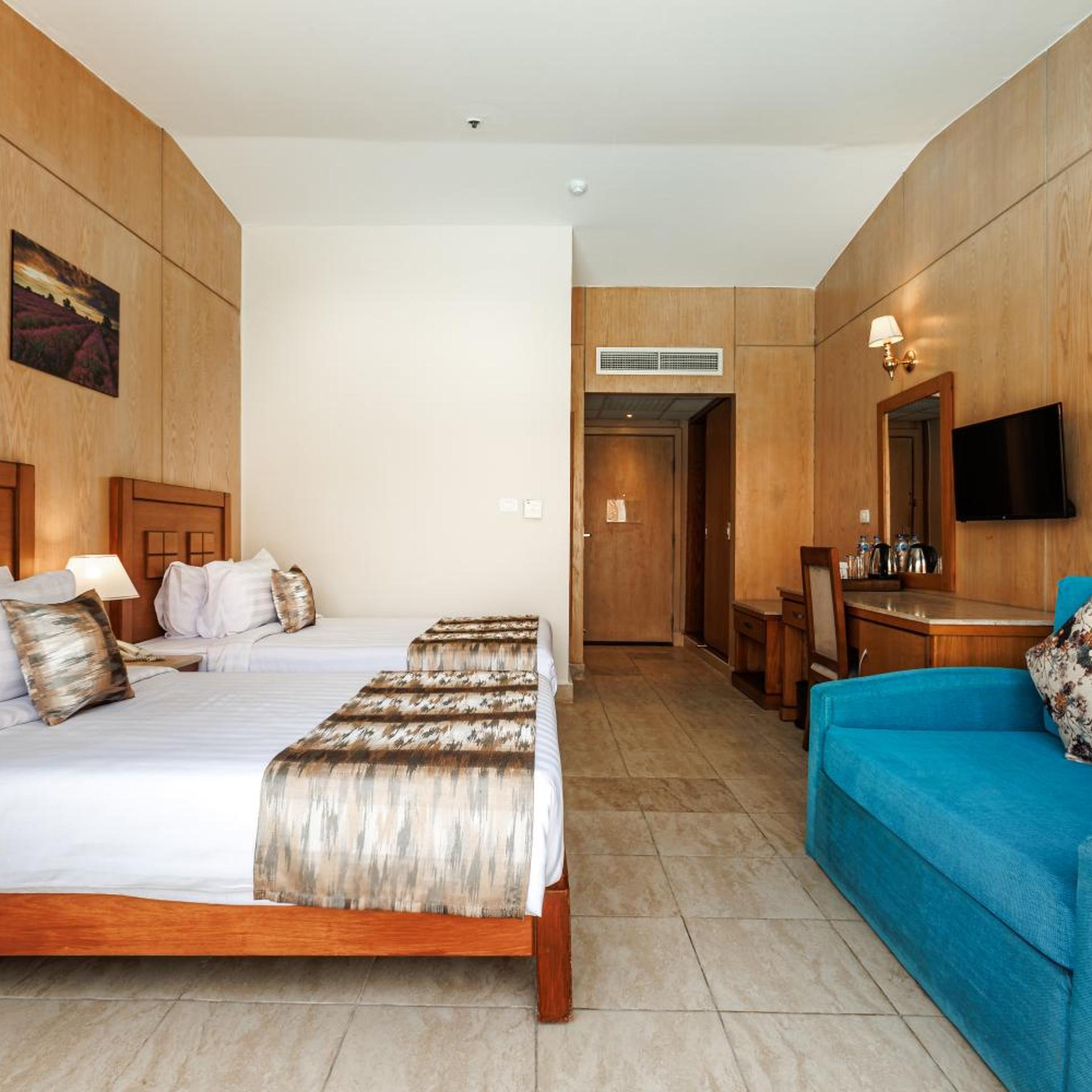 Swim Up, Double Bed