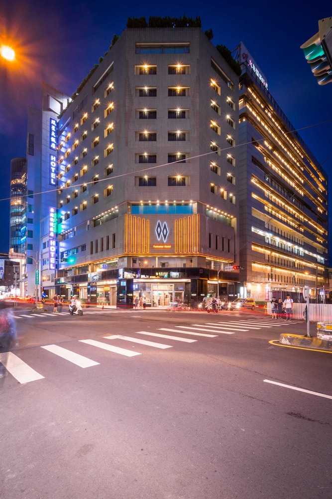 Twinstar Hotel 6/52