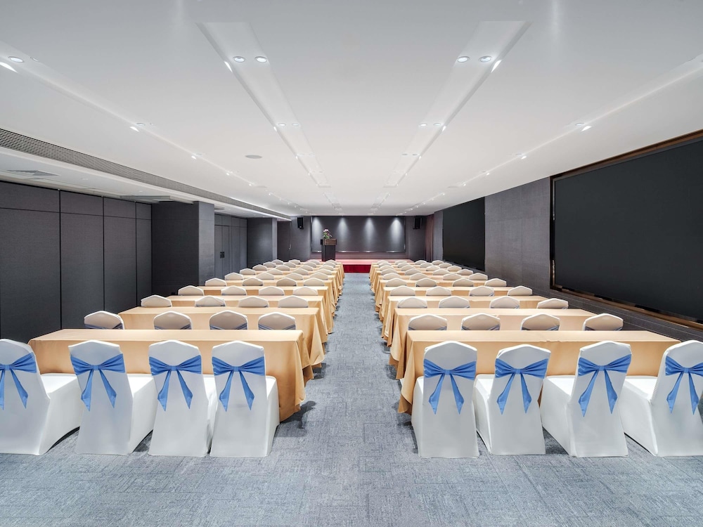 Novotel Shenzhen Bantian 46/50
