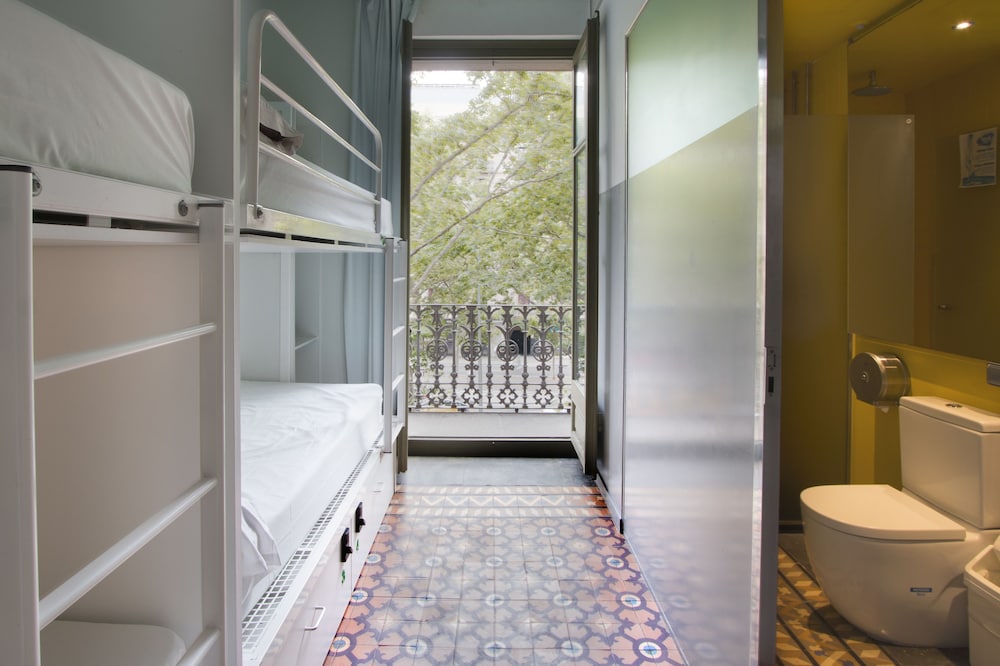 Urbany BCN GO Hostel 30/32