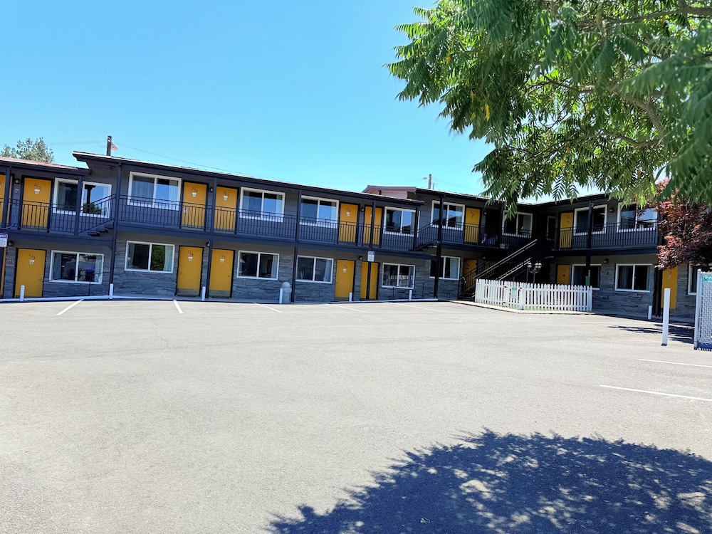 Timbers Motel 4/50
