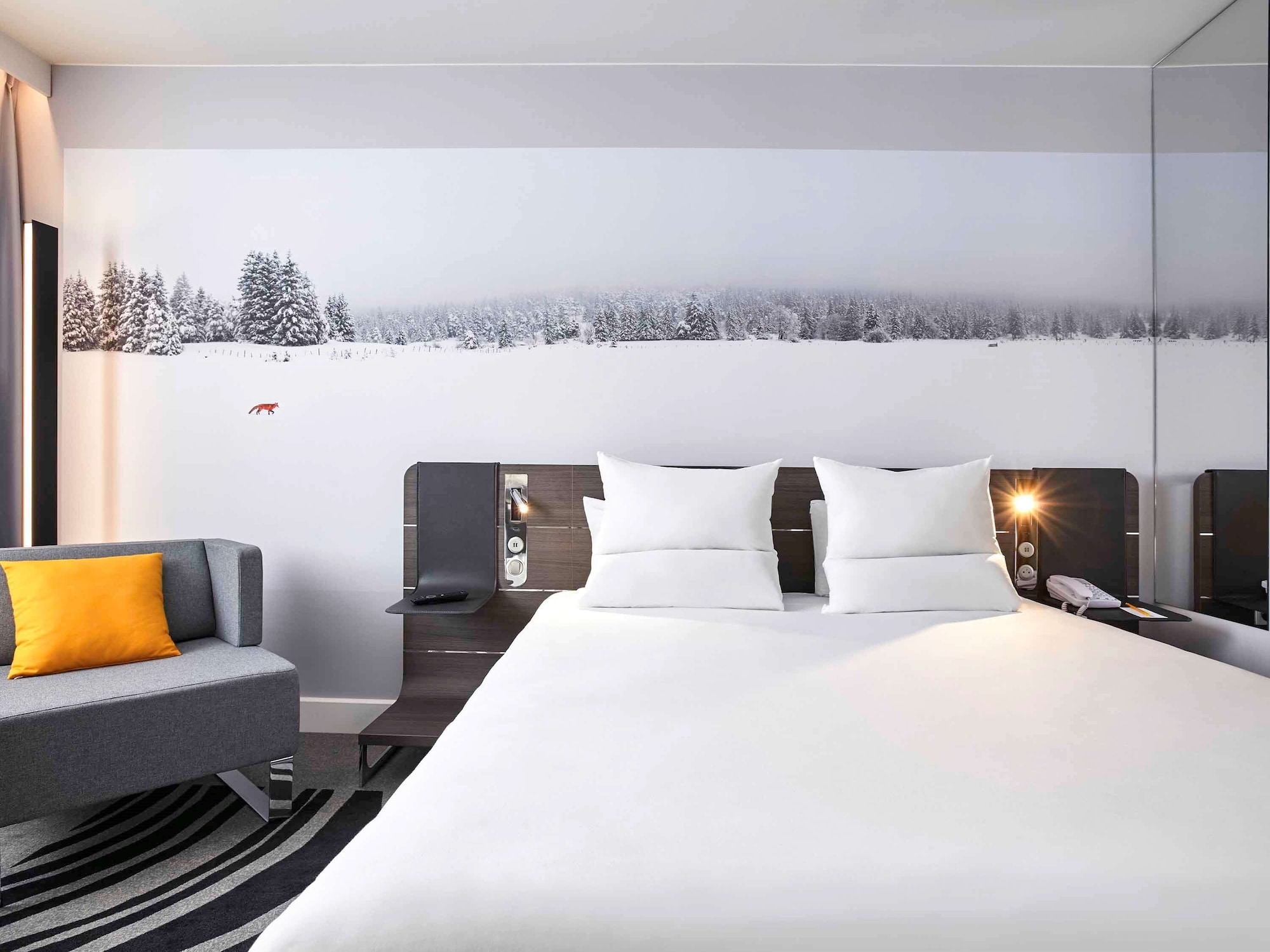 EXECUTIVE, DOUBLE BED, SOFA