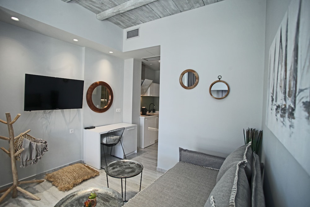 Minthi Boutique Apartments 35/50