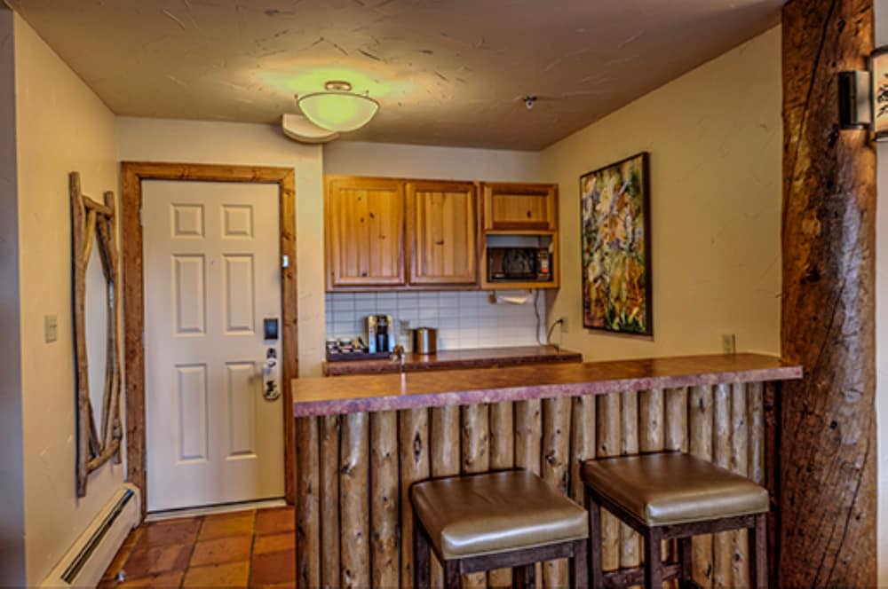 The Lodge at Breckenridge 32/50