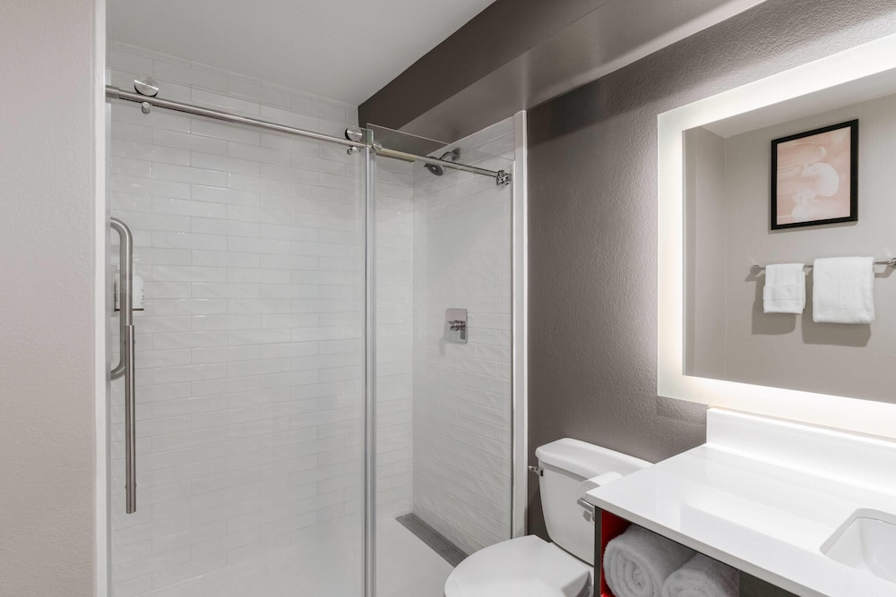 Suite, King Bed, Sofa, Kitchenette, Hawthorn Extended Stay by Wyndham Jackson 6/7