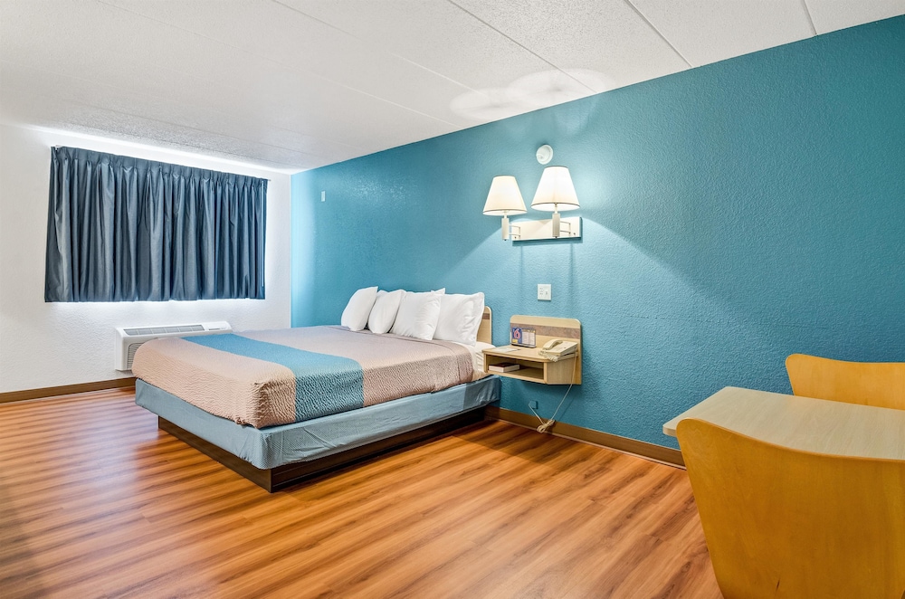 Motel6 Big Springs, NE 32/42