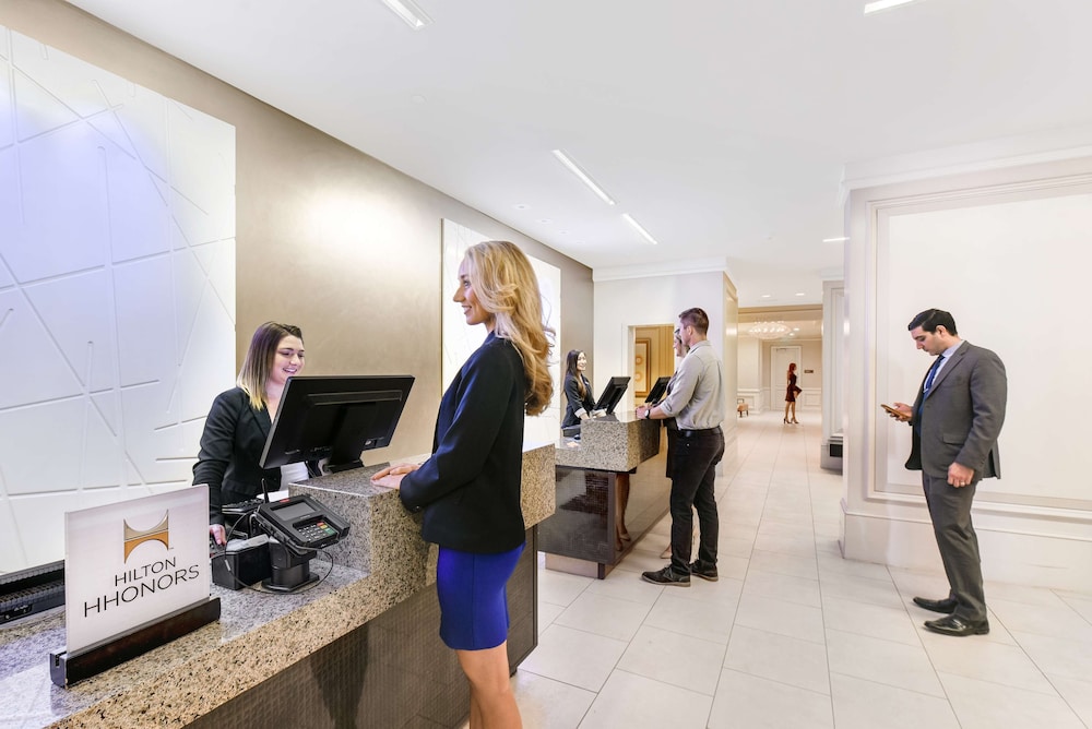 Hilton Irvine/Orange County Airport 54/82