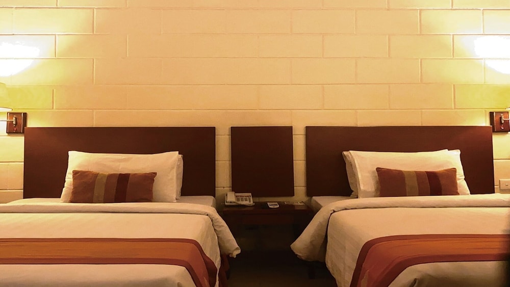 DELUXE, TWIN BEDS