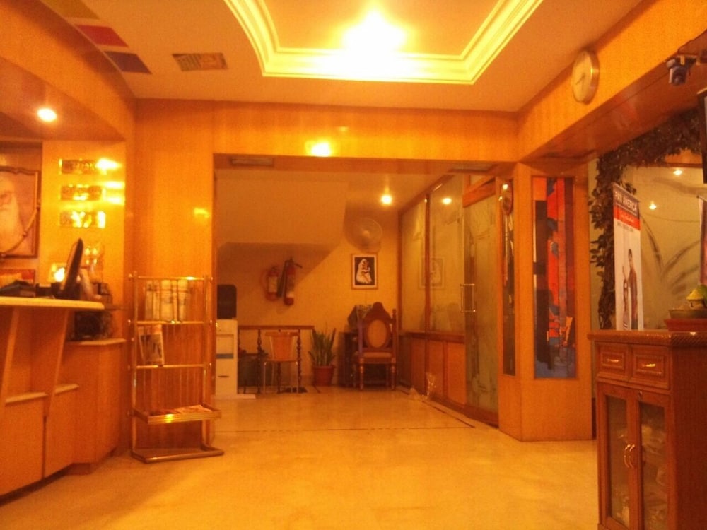 Hotel Singh International 23/35
