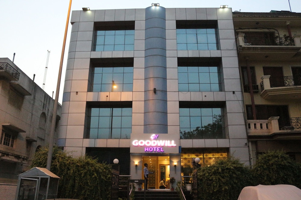 Velvet Apple Hotels 4/34