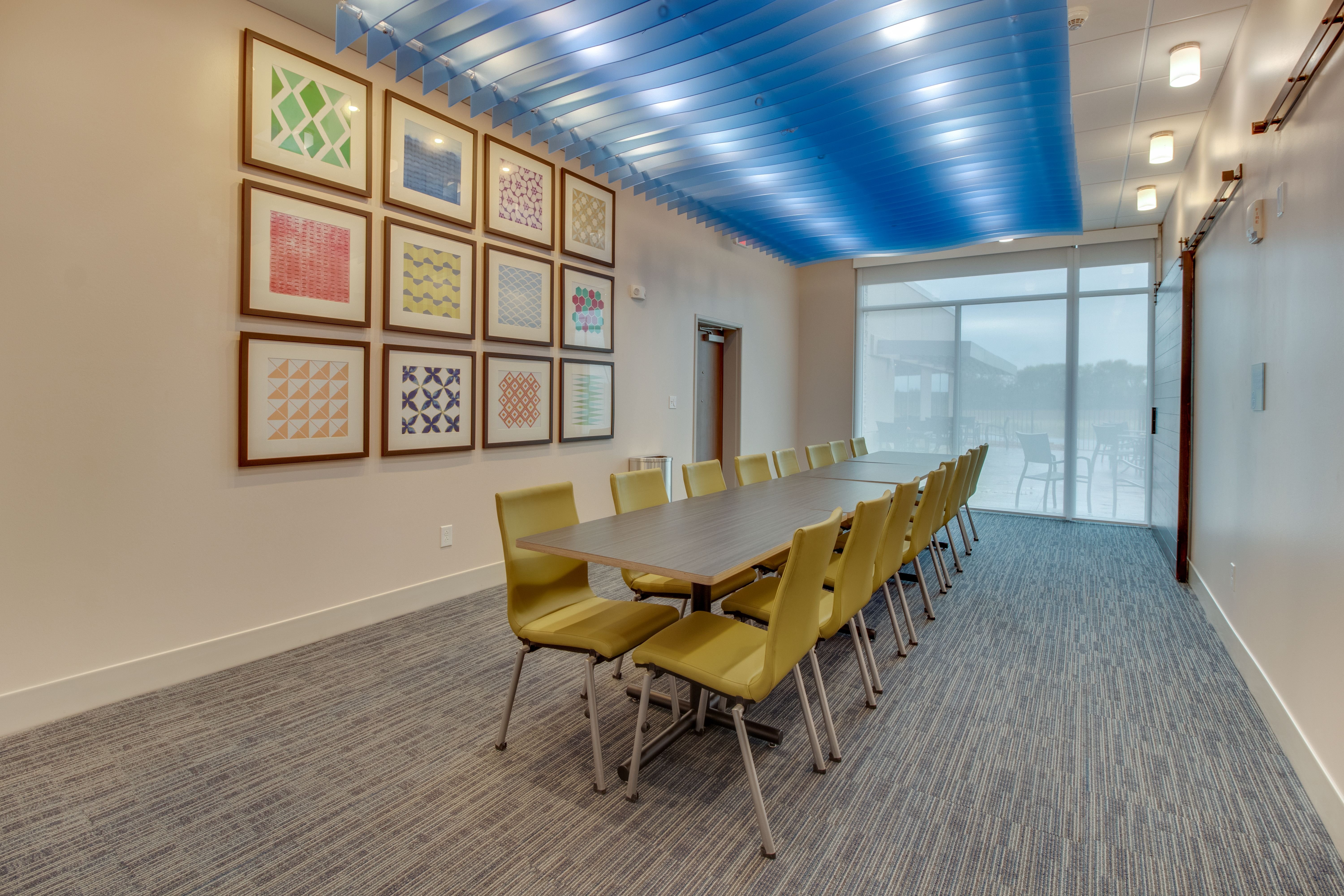 Holiday Inn Express & Suites Union City 32/47