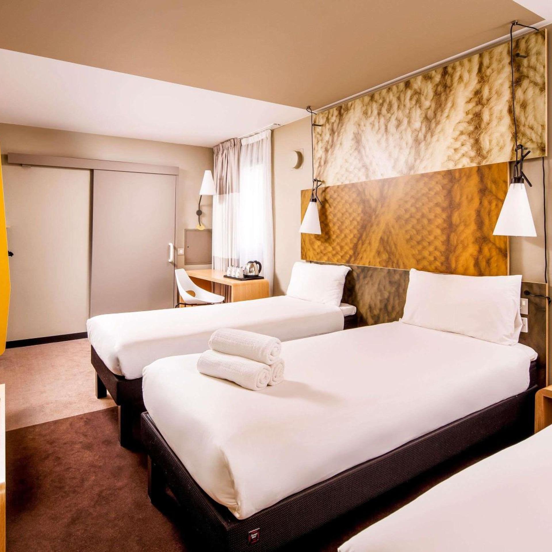 Sweet, Twin Beds, Accessible