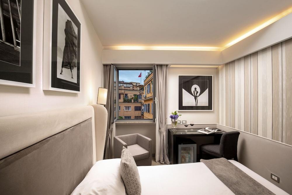 Condotti Palace 48/63