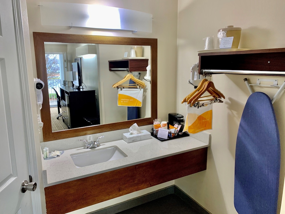 Quality Inn Seneca US-123 7/53