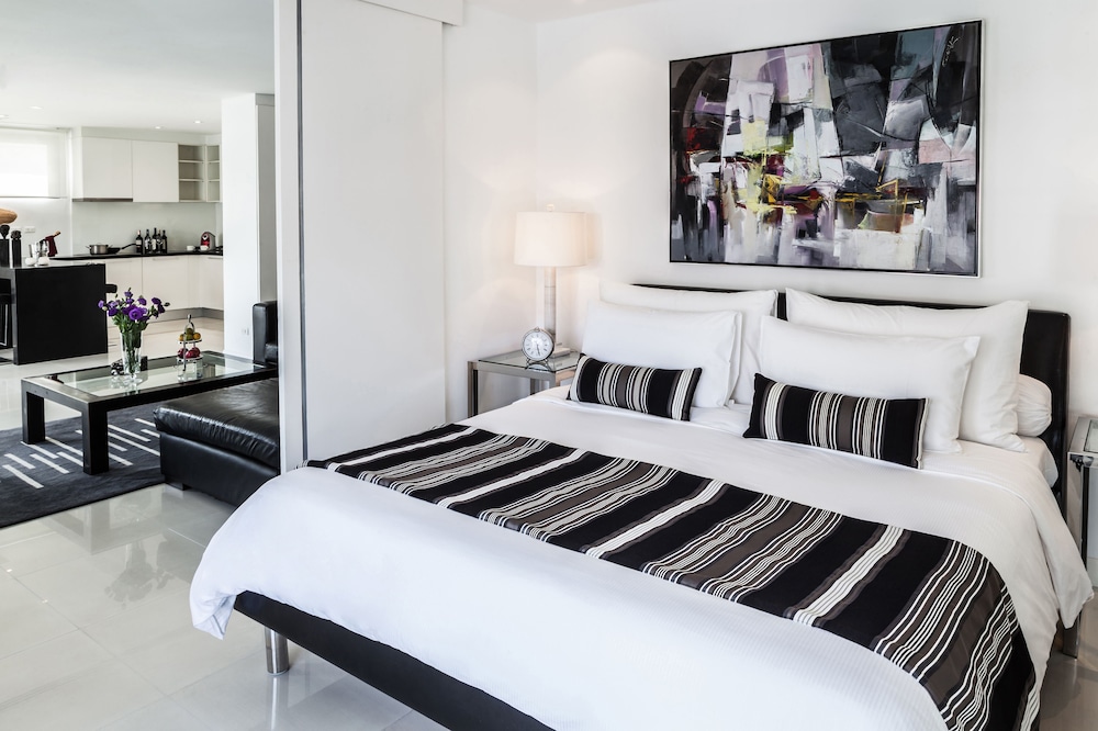 1 BEDROOM, GRAND, SUITE, FRONT VIEW