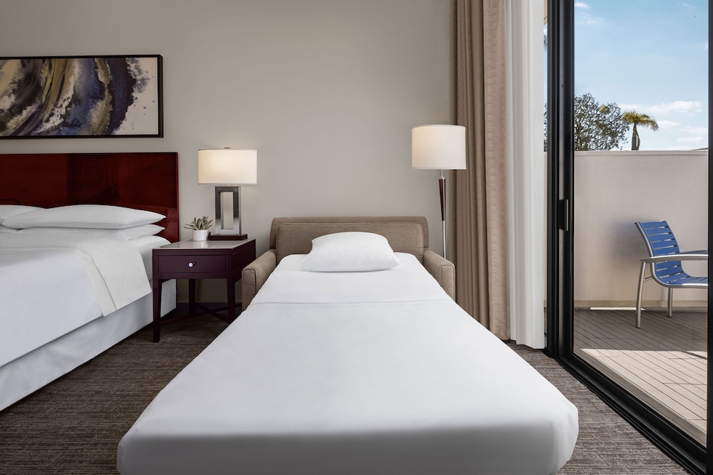 The Westin Los Angeles Airport 6/40