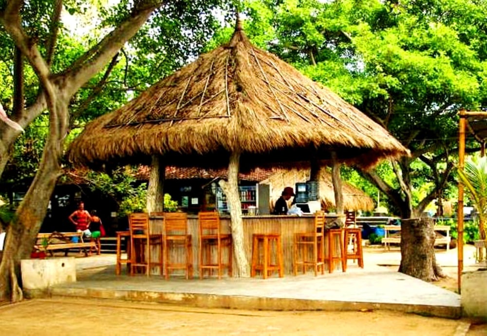 OCEANS 5 DIVE RESORT 13/77