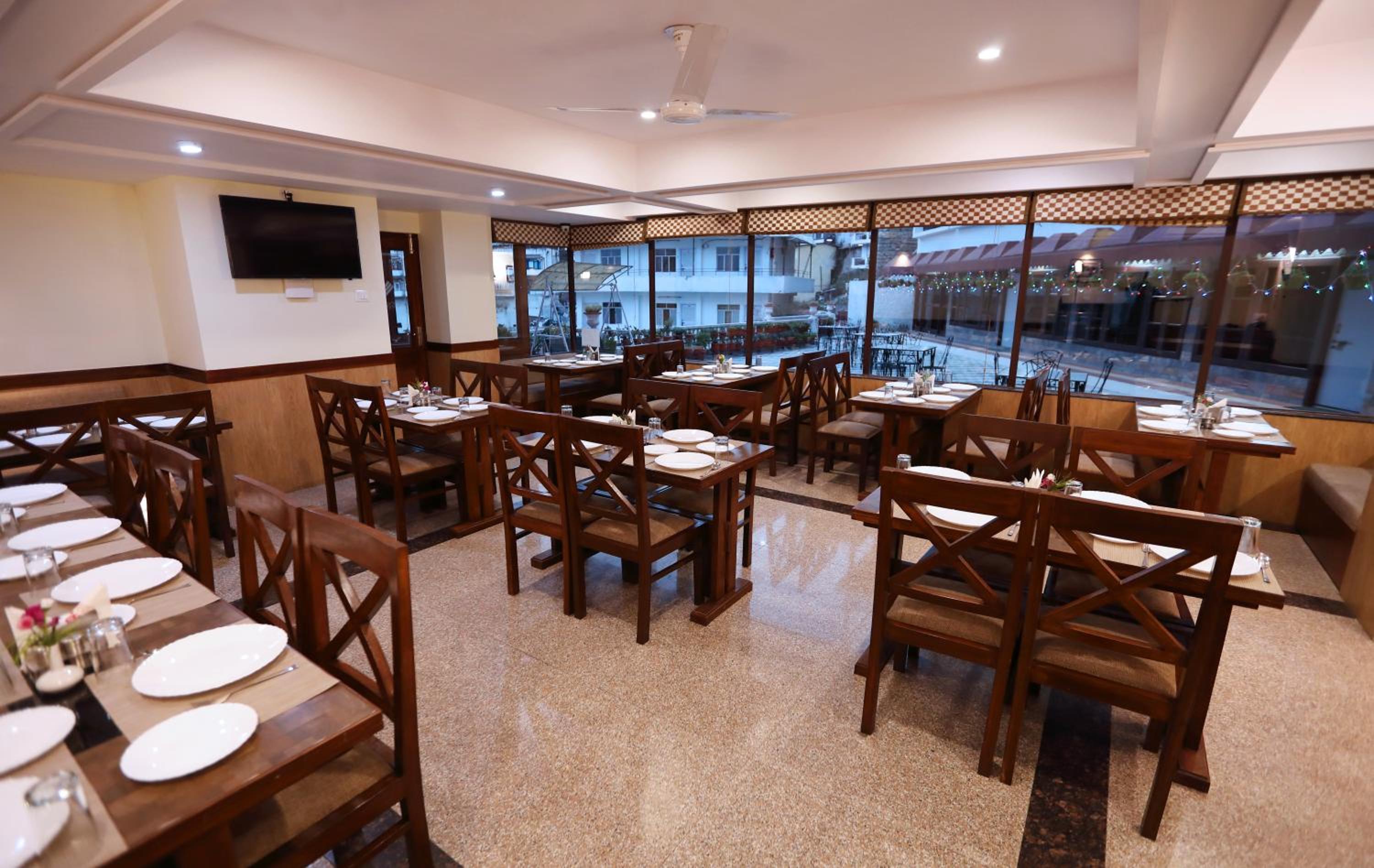 HOTEL VISHNU PALACE 40/55