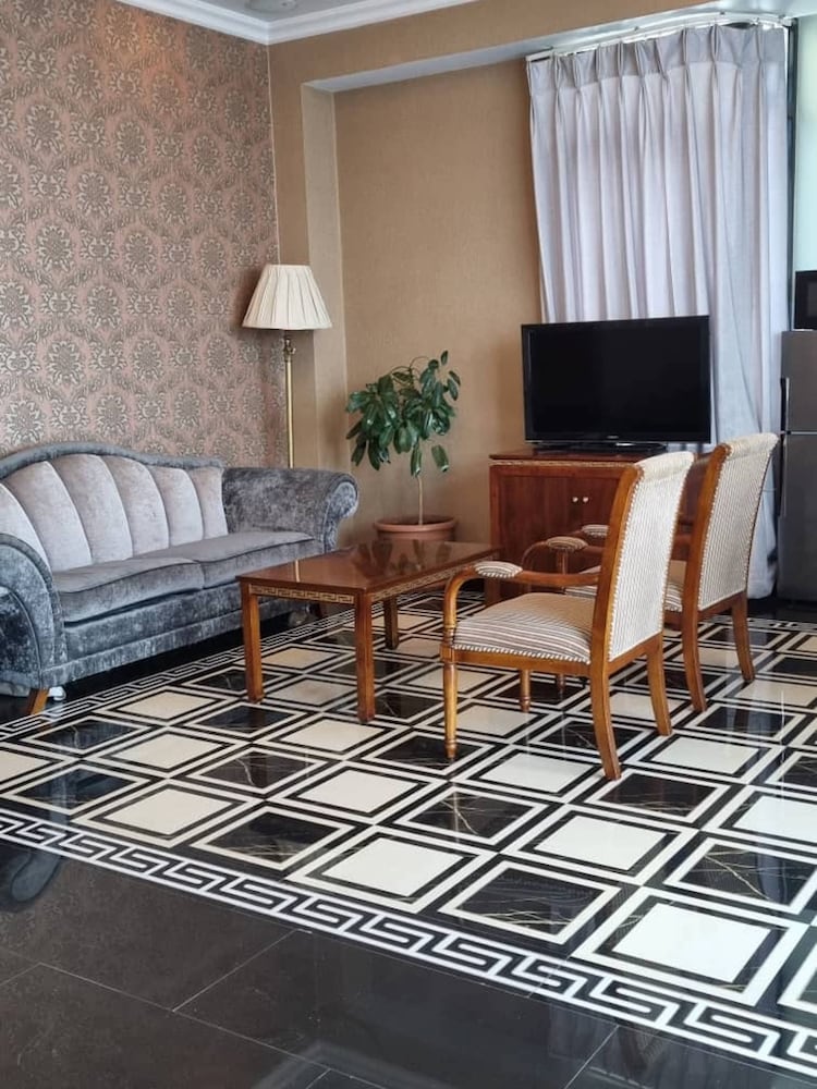 The Residence Suite Hotel 34/42
